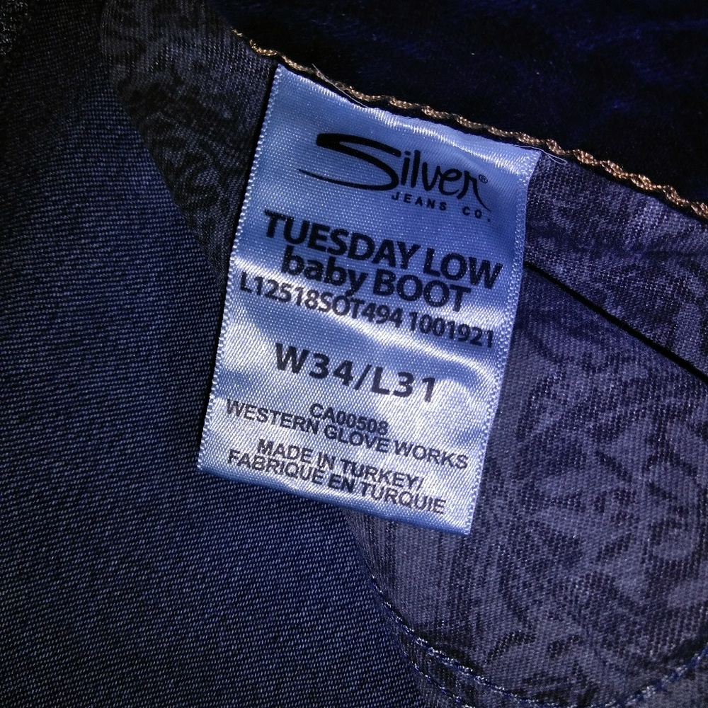 Silver Jeans - Picture 3 of 3